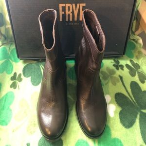 Frye NIB Cara Roper Short Boots 7M